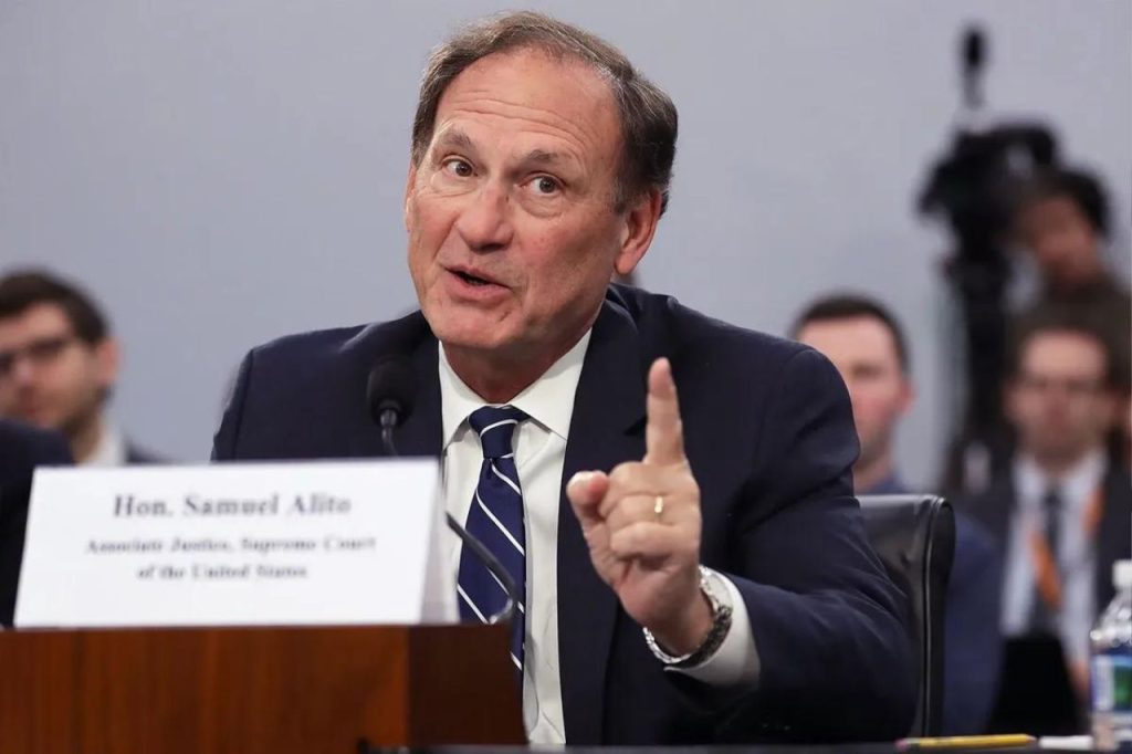 Samuel-Alito-Income