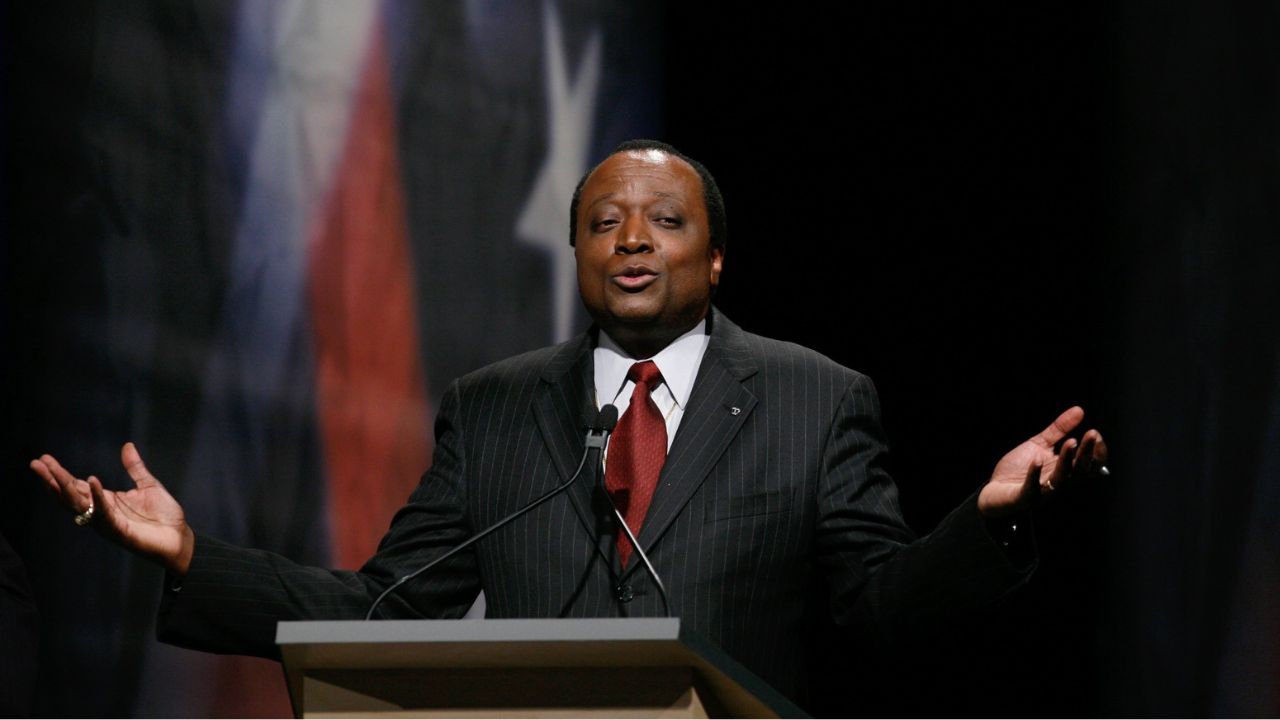 Alan Keyes Biography