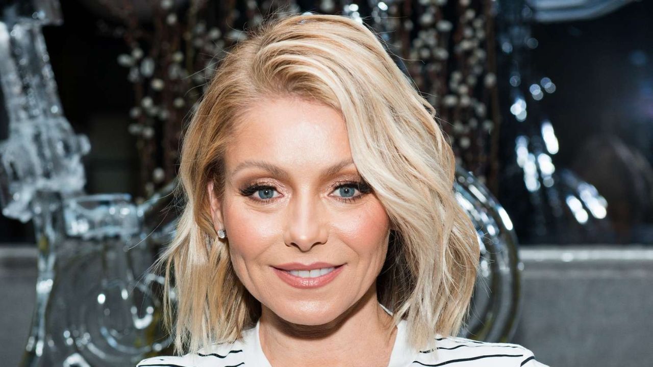 Kelly Ripa income