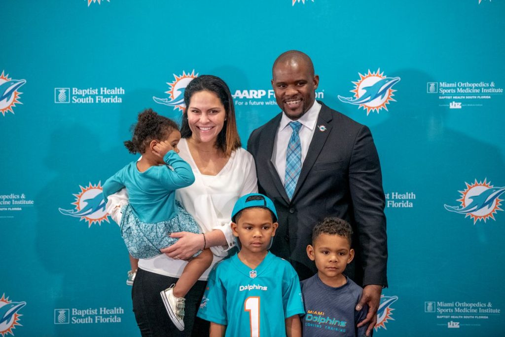 Brian-Flores-with-family